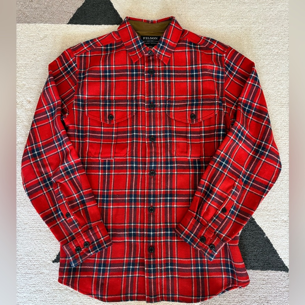 Original Filson garment button up shirt, size medium, excellent condition!